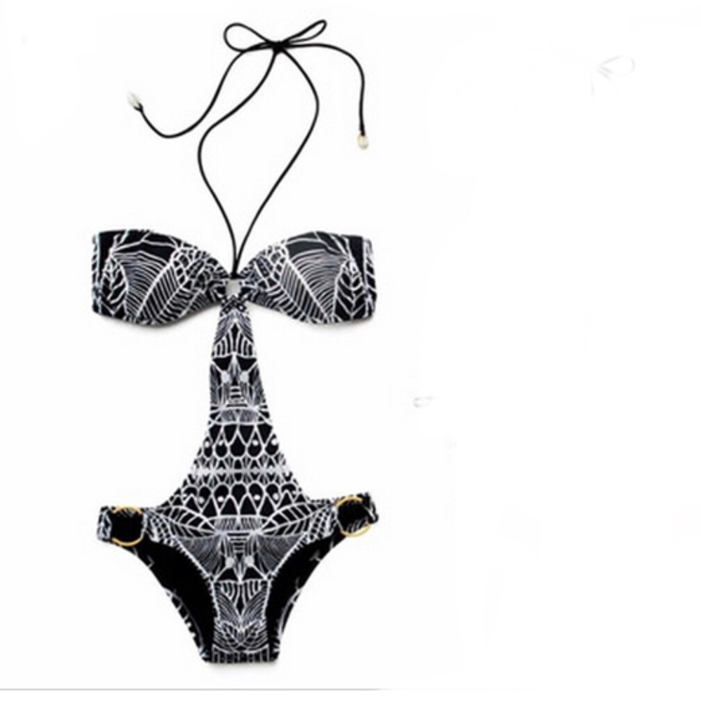 Behati loves PINK: cut out one piece swimsuit